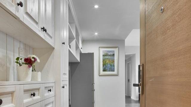 不顾我的反对，老公坚持客厅不吊顶，效果却超出预期，晒晒！