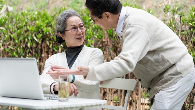 筱筱漫谈情感 搭伙相伴8年，64岁女人倾诉：虽然没领证，但我也愿意伺候他一生