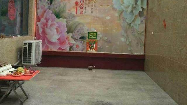 有个勤快的婆婆真是太幸福了，住了5年的农村房子还跟新的一样