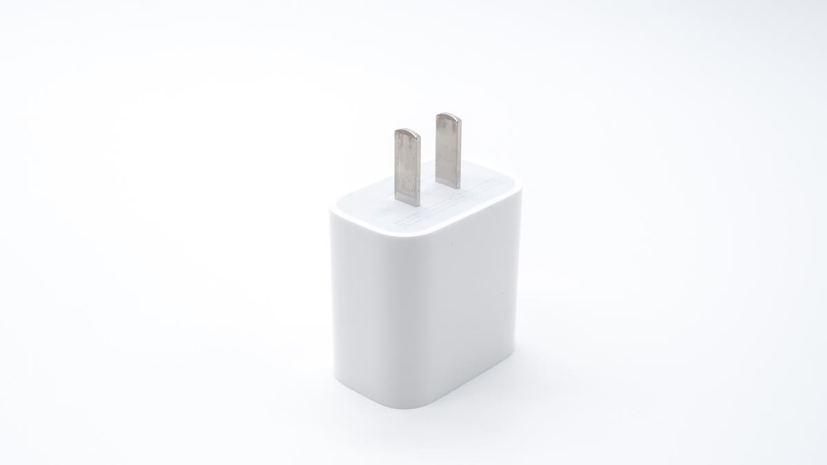 iPhone 13依旧不送充电头，教你如何避坑选购一款靠谱实惠充电头
