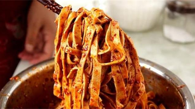 排骨|豆腐皮最好吃的做法，这样做麻辣爽口，香辣味十足，方法超简单