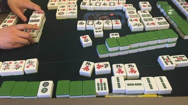 中年女同学自留地|闺蜜经常约我合伙打麻将，打到一半换我打，后来发现是一场彻头彻尾的欺
