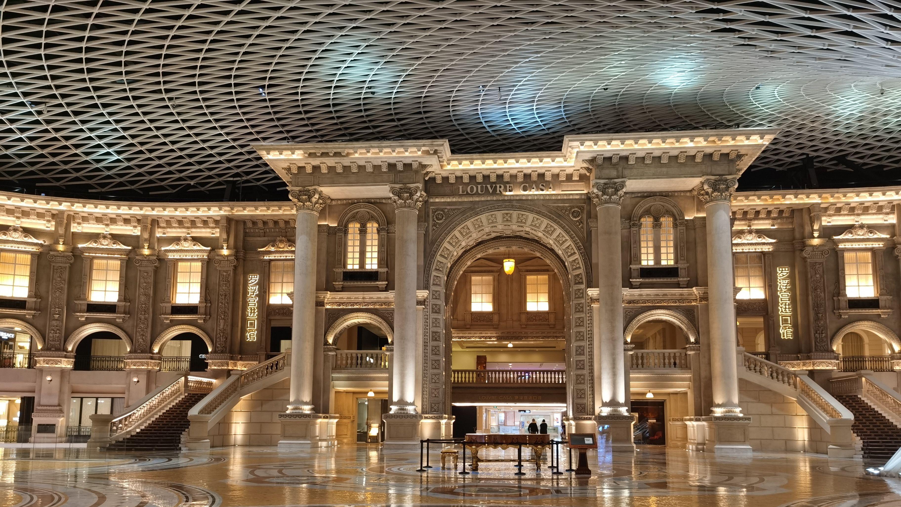 罗浮宫家居，虽然名字有些浮夸，但却是顺德家具商贸的典范