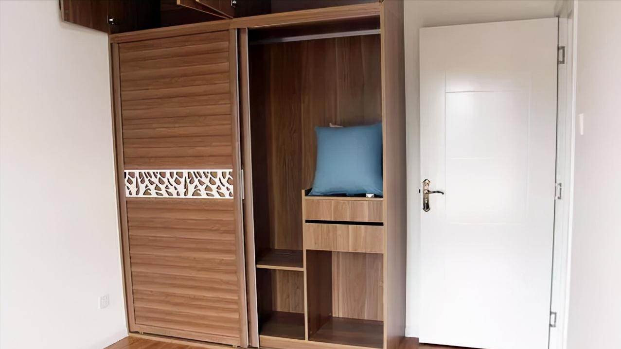 亲戚10万简装110㎡新房，开门就是榻榻米，这波操作真是第一次见