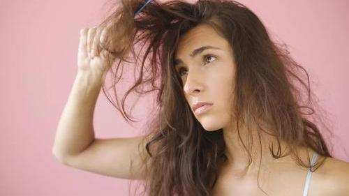 |怎么样才能让头发变直变顺？赶紧分享给身边头发毛躁的朋友们！