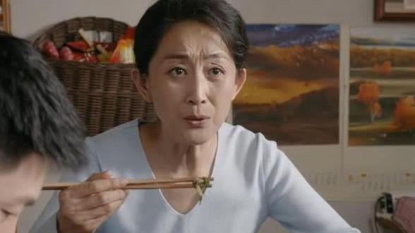 韭菜 陈瑾坚持20年不吃米饭，每天只吃一个桃子和一杯咖啡！佩服其毅力