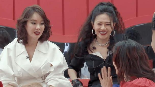 张柏芝|《浪姐2》艺人一起吃火锅，当没了舞台滤镜，张柏芝颜值难以置信