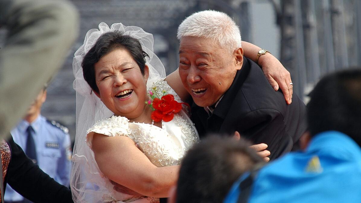 倪密心理学|58岁大妈和68岁大爷再婚半年就离婚，58岁大妈：他的要求太过分了