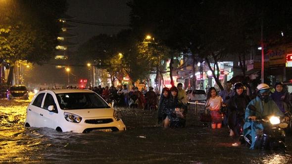 何沐青谈|郑州暴雨，一句“千年一遇”不能挡住所有追问