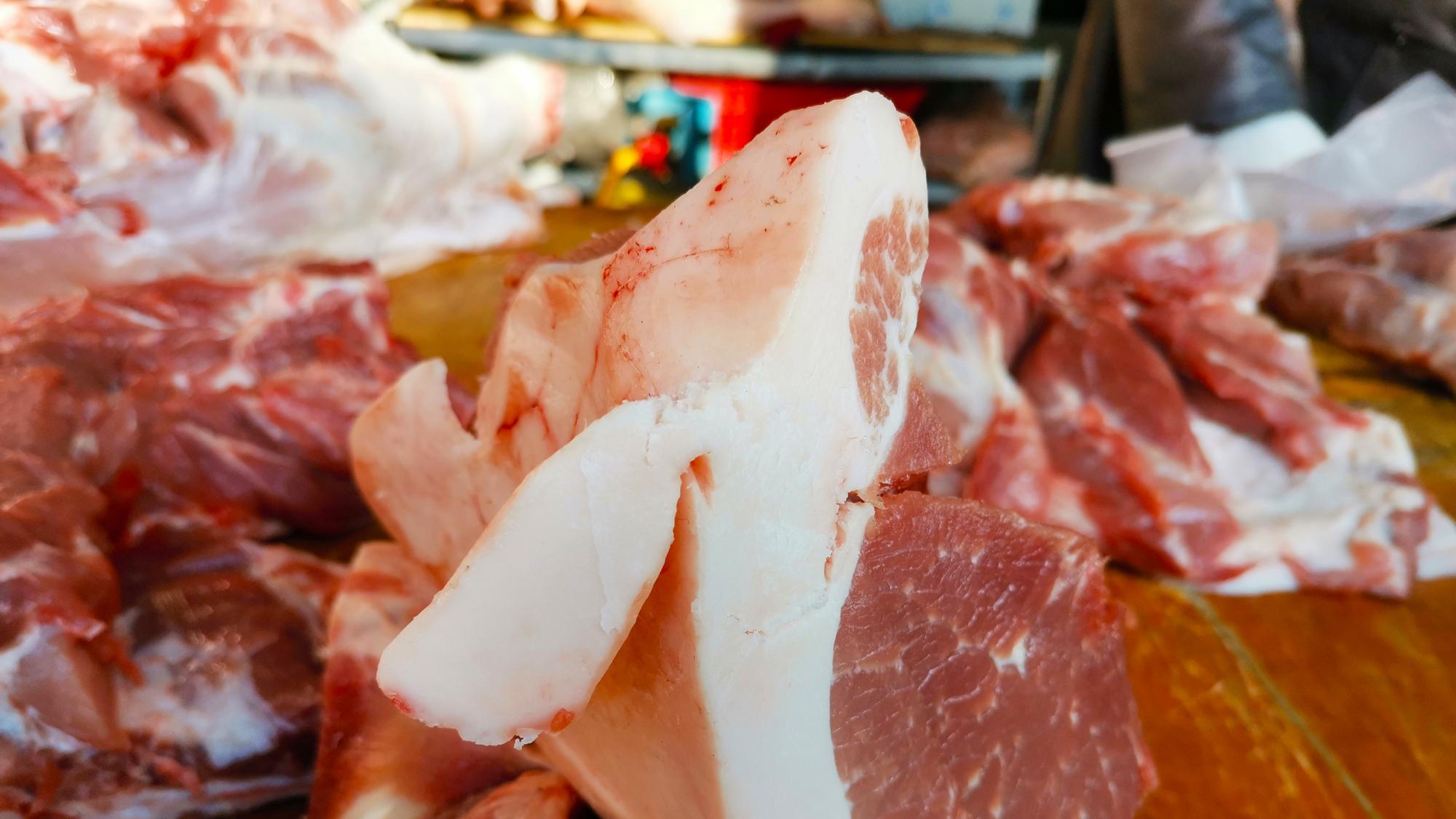 猪肉|买猪肉，可别贪图小便宜，要避开“老母猪肉”，买错肉质差难下咽