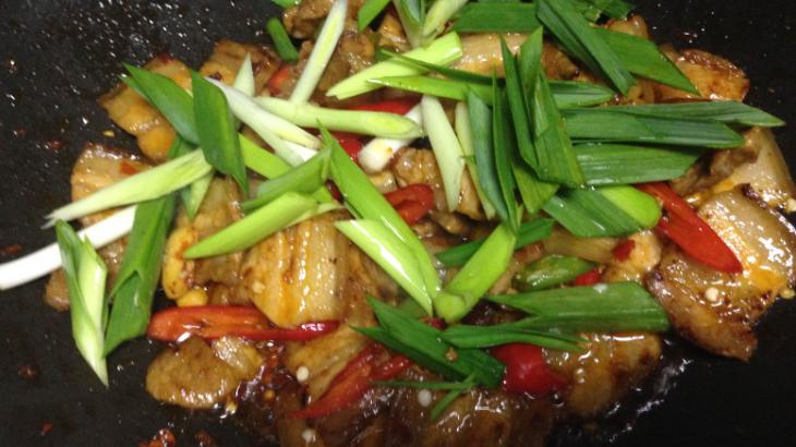 回锅肉|做回锅肉，别只会用酱油，牢记多放“2个料”，香味浓更正宗