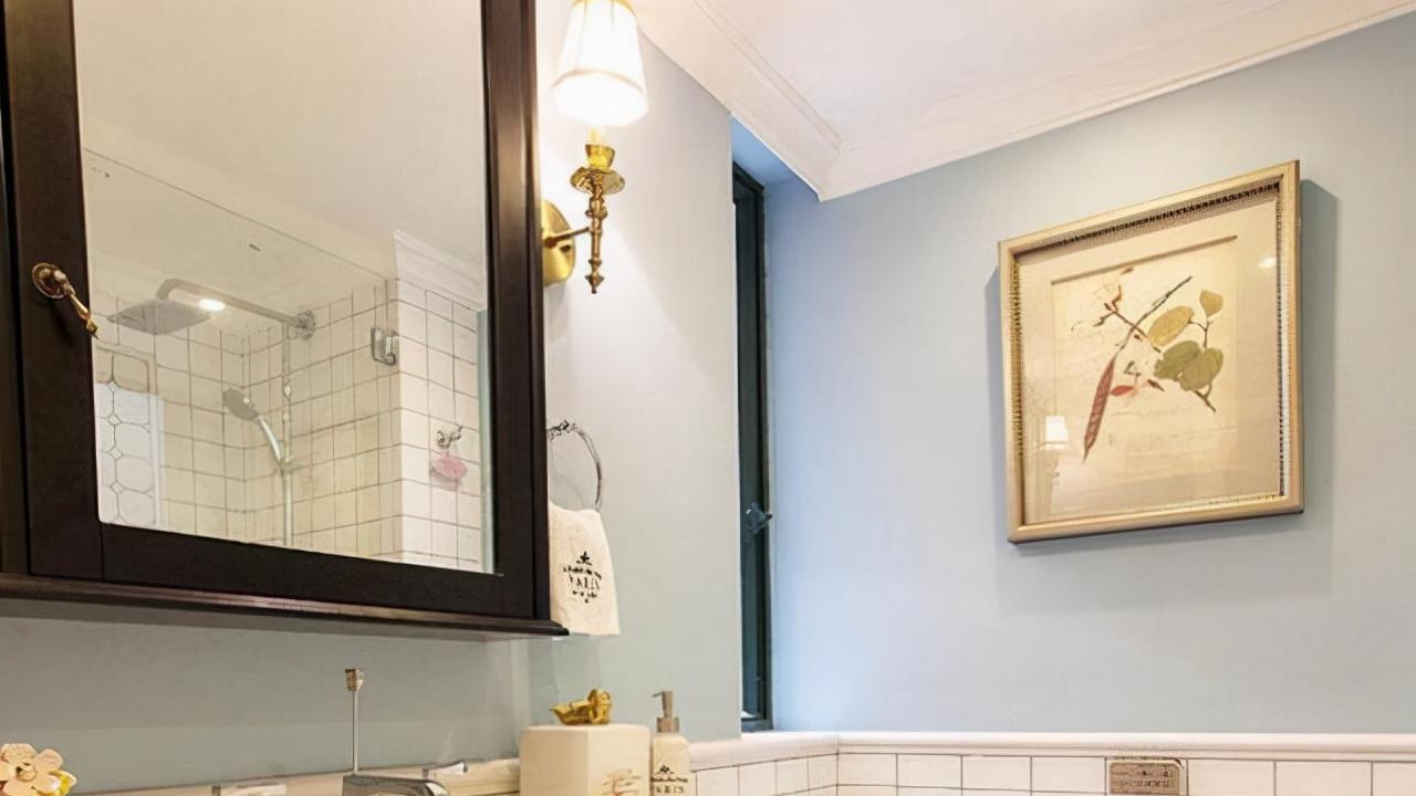 为什么外国的卫生间那么高级，而中国式的小卫生间，就丑得很雷同