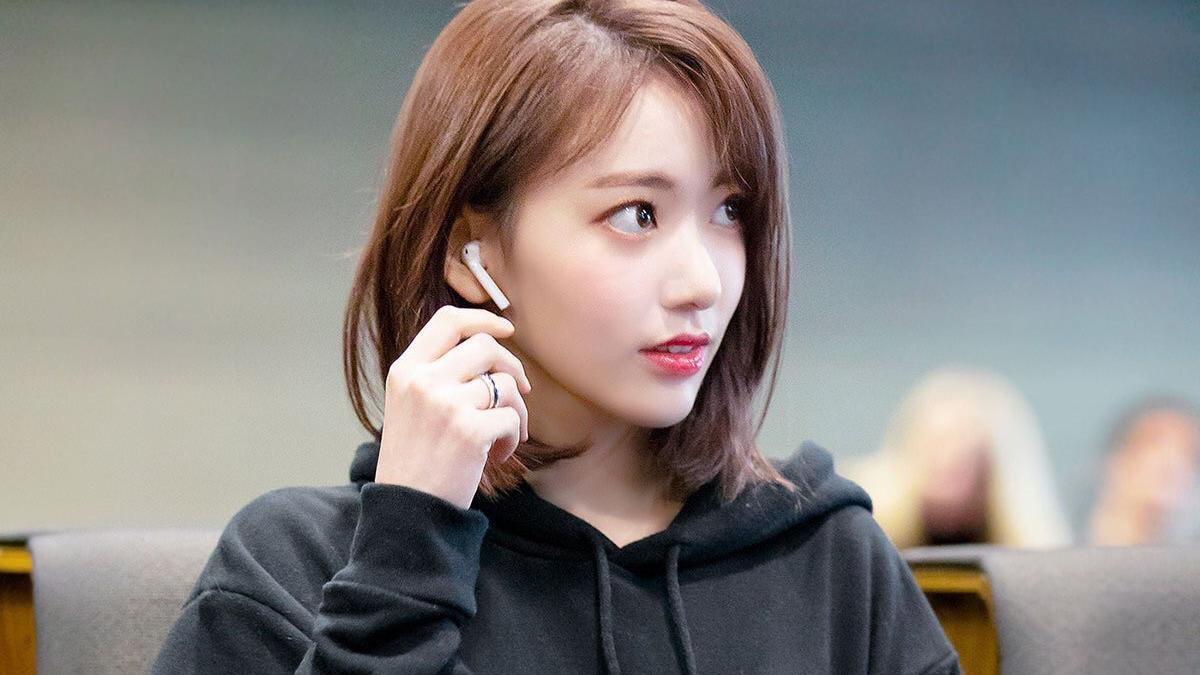 粉色|宫胁咲良，首次登上时尚杂志《MORE》封面，新粉色发型成为话题