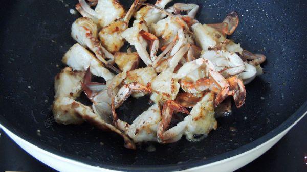 螺丝|到吃螃蟹的季节了，学学我这样炒螃蟹吃，比蒸着吃的还好吃