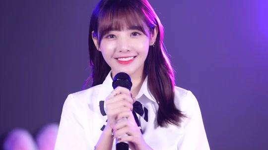 兔子牙|“甜美歌姬”兔子牙：刚开播就收千万大礼，初中学历完美翻身