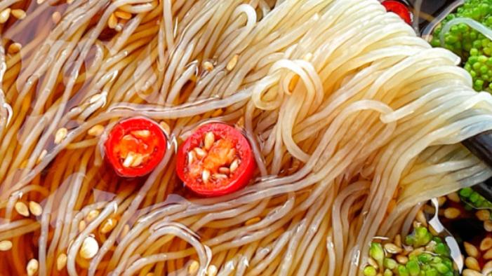 柠檬|鲜酸微辣的捞汁粉丝，简单好吃的家常美味，家人特喜欢