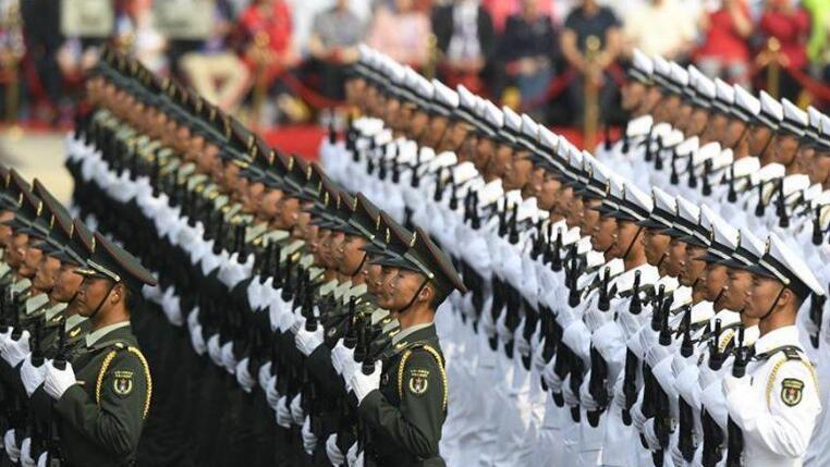 情微说|越南模仿我国阅兵，气势、视效被碾压，盗版正版对比惨烈