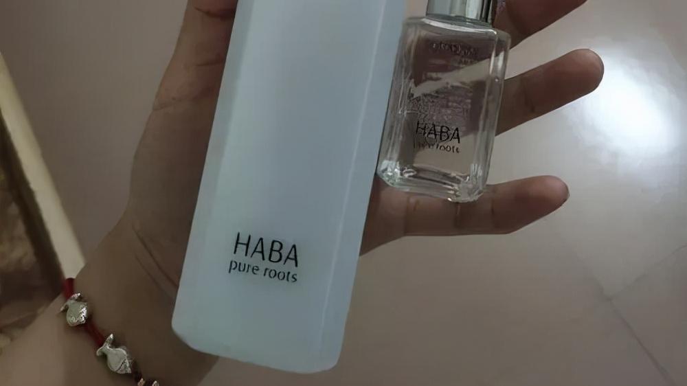 补水 推荐4款保湿好评的化妆水：轻松补水，吸收够快，皮肤最爱。