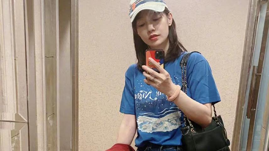 刘亦菲 37岁白百何晒自拍秀出筷子腿，减肥见成效！此前晒体重高达122斤