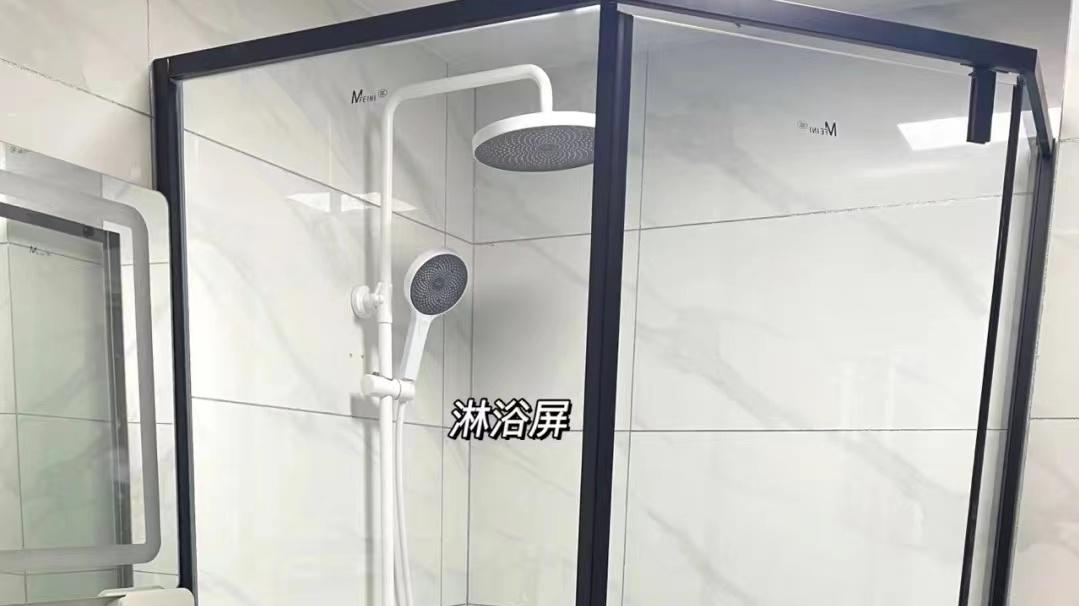 她家60㎡，玄关圈粉无数，卧室简单走一圈石膏线，阳台也太美了