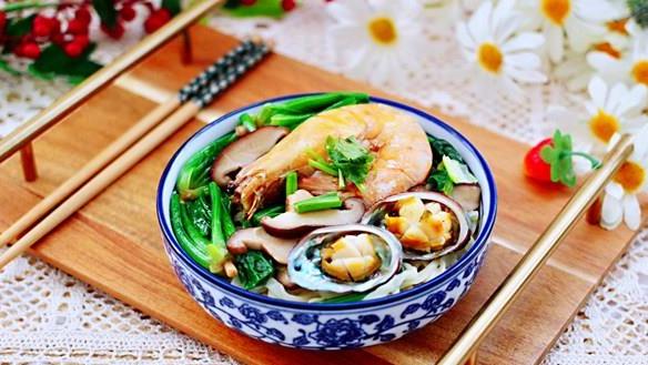 羊肉|早餐煮了碗面，晒到朋友圈，朋友吐槽说：这样吃真奢侈，吃不起