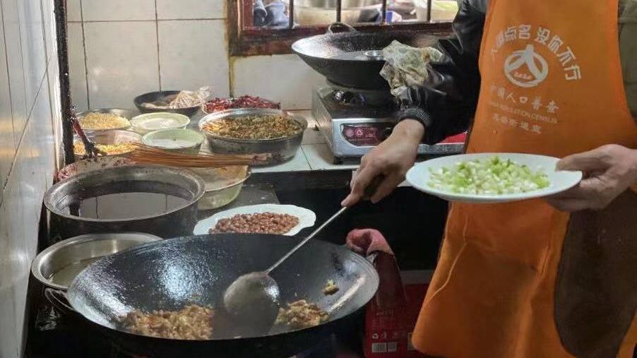 火锅|重庆极品苍蝇馆，30年只炒几个菜，环境破烂价格偏贵，但味道一绝