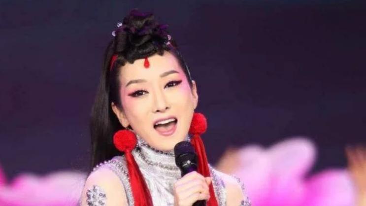 咸素媛|她上过4次春晚，被金星揭穿身份身败名裂，如今嫁入豪门销声匿迹