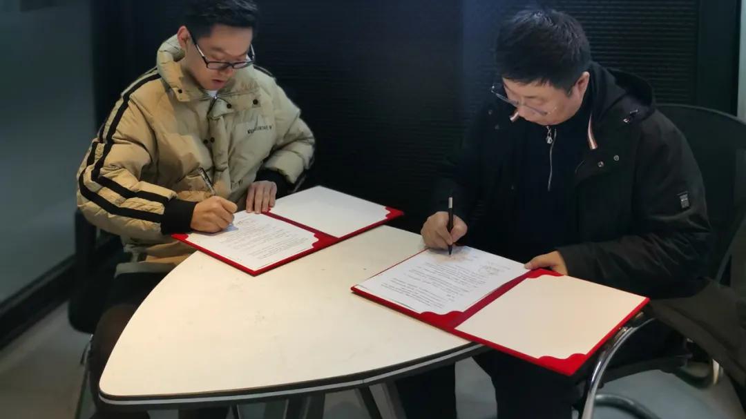 签约成功！湖南华娱影视与湖南电视台金鹰纪实频道达成战略合作协议，共同打造重点文化项目纪录片