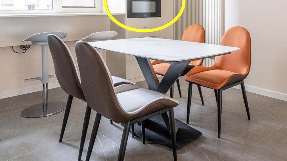 我建议能装就别省了餐边柜，这2种组合柜任选其一，多个储物间用