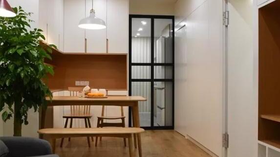 老公不听劝非要给厕所装“两个门”，完工后发现还挺实用，晒晒