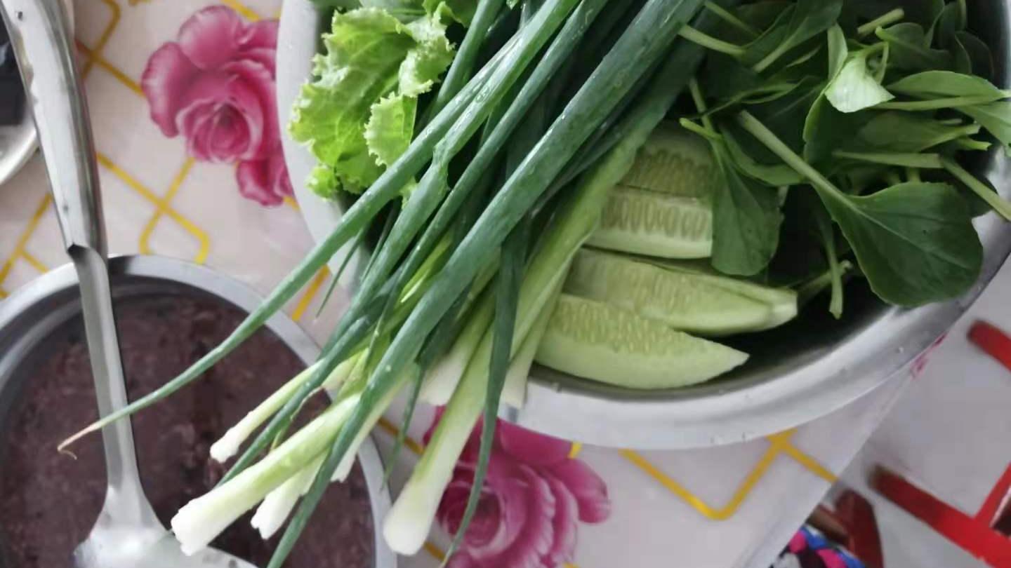 |开饭了，没有肉全是素