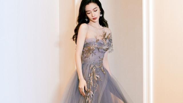 连衣裙|大饱眼福！杨颖双马尾麻花辫造型过于惊艳，粉丝：千呼万唤始出来