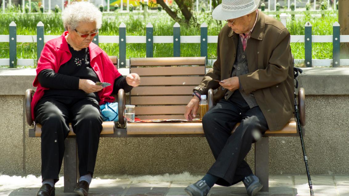 奶兔故事会|68岁大爷再婚一个月就散伙，56岁阿姨：她不给钱，大爷：她不要脸