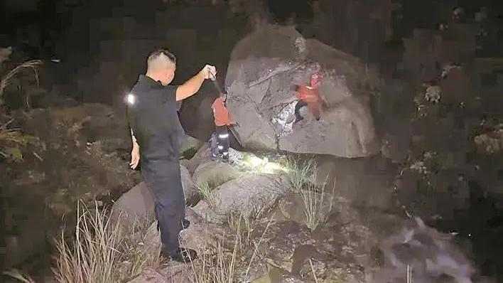 深圳一游客独自穿越鹅公湾迷路，食物耗尽报警求救