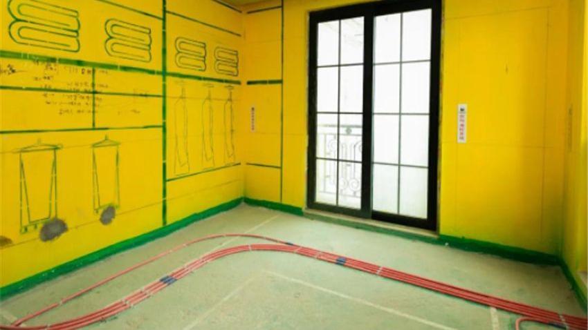 装修进场，工人先刷墙固地固？别犹豫赶紧让他走人，八成想坑你！