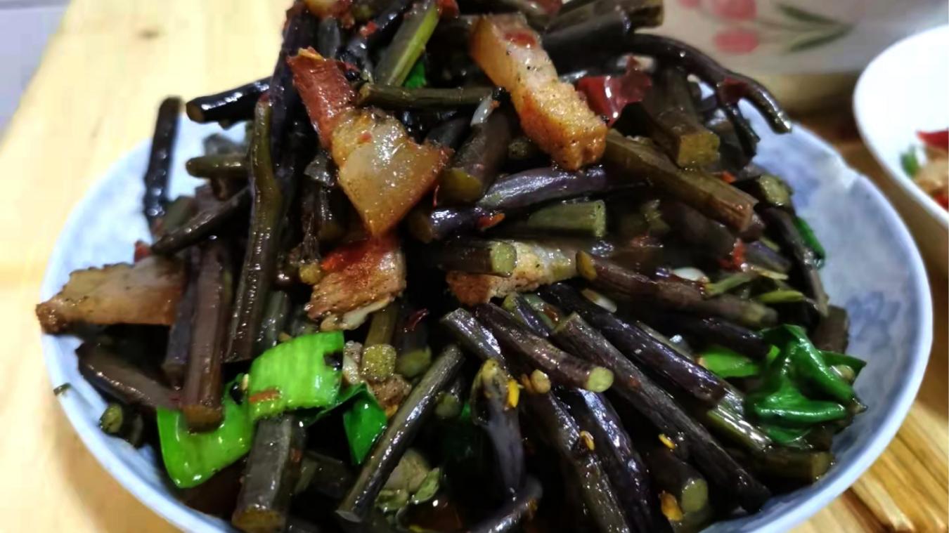 蕨菜|这菜遇见别手软，隔三岔五吃，有荤有素，营养互补，别不懂吃