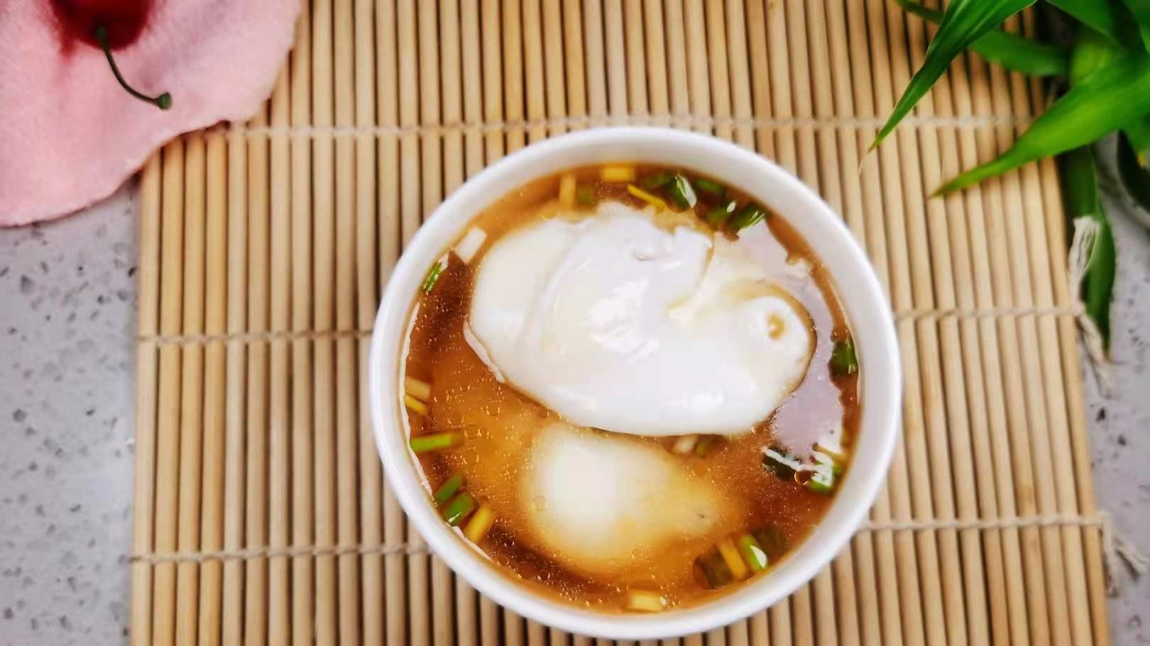 鸡蛋|伏天早餐吃它，简单省时，营养不流失，一口食材一口汤，吃得舒心
