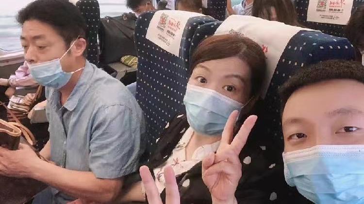 错换人生，如此回馈父母，让人笑掉大牙