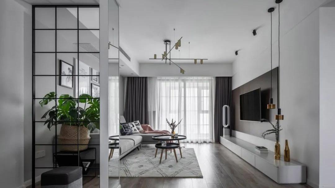 从毛坯到INS原木风：质感满分的灰白空间，这个小两房有了！