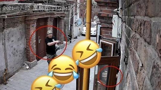 情窦初开的青春|德云社阎鹤祥真不容易，一场单口相声，成了“答记者问”的现场