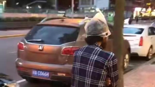 红烧肉|餐馆为流浪汉提供泡菜米饭、因没肉遭嫌弃：你的善良要有锋芒