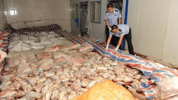 牛肉|市场上的“假牛肉”是什么做的？看完制作过程，感觉被骗好多年