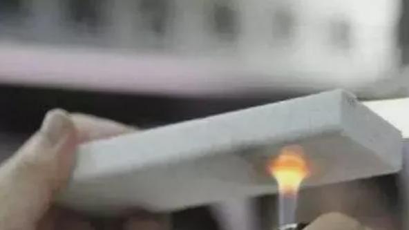 新装修的厨房台面，竟是假的石英石，后悔贪便宜