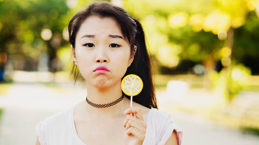 甜辣情感 怀疑老公与女邻居有不轨行为，却发现闺蜜送他一条皮带：暗贱难防