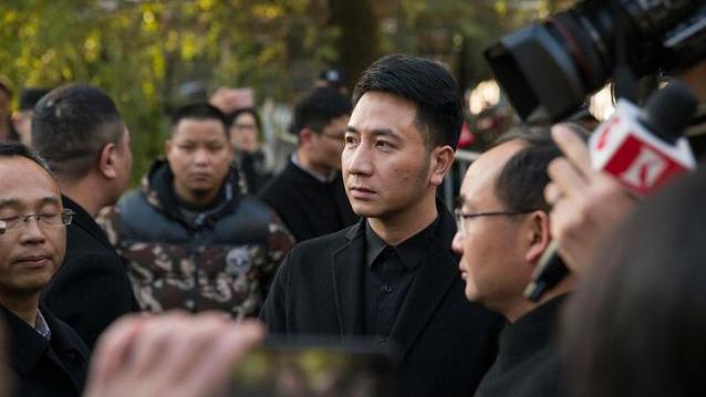 简单的故事|被骂四天后，林生斌朋友圈疑回应，是你们这些愚笨的人入戏太深