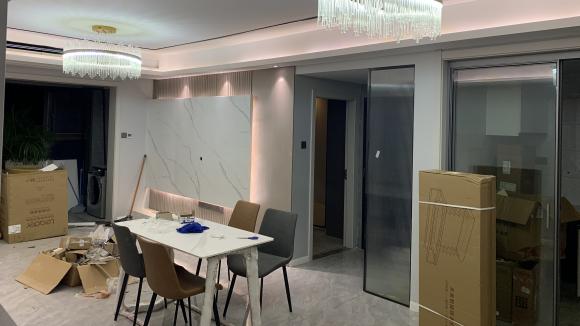 目前花了差不多20万，总算快结束了，装修真是不省心，收尾中