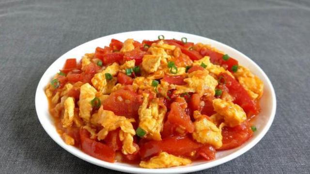 西红柿炒鸡蛋|医生忠告：西红柿炒鸡蛋，尽量不要放此物，看看你做对了吗？