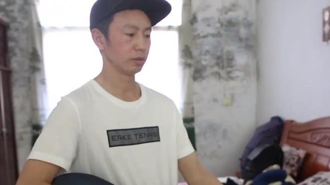 花夏一念|被其经纪人称为“中国版梵高”的庞麦郎，他从精神病院出来了