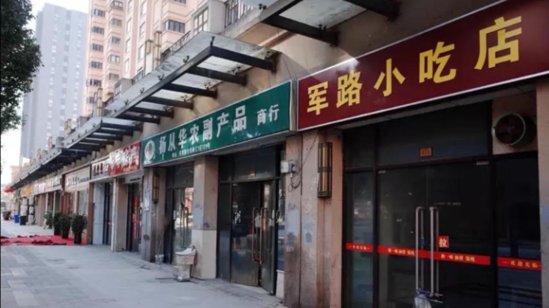 喻晓言 现在实体店生意惨淡，很多工厂把电商当做最后的一根救命稻草，他们不参加就是等死