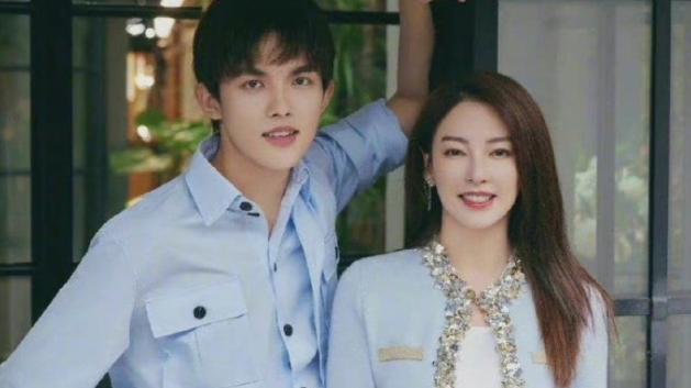 张雨绮|张雨绮又爆新恋情？街头与小10岁男友举止亲密，一同走出婚纱店